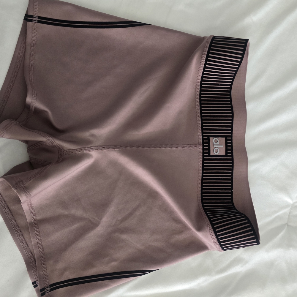 ALO Yoga Women's Mauve Bike Shorts